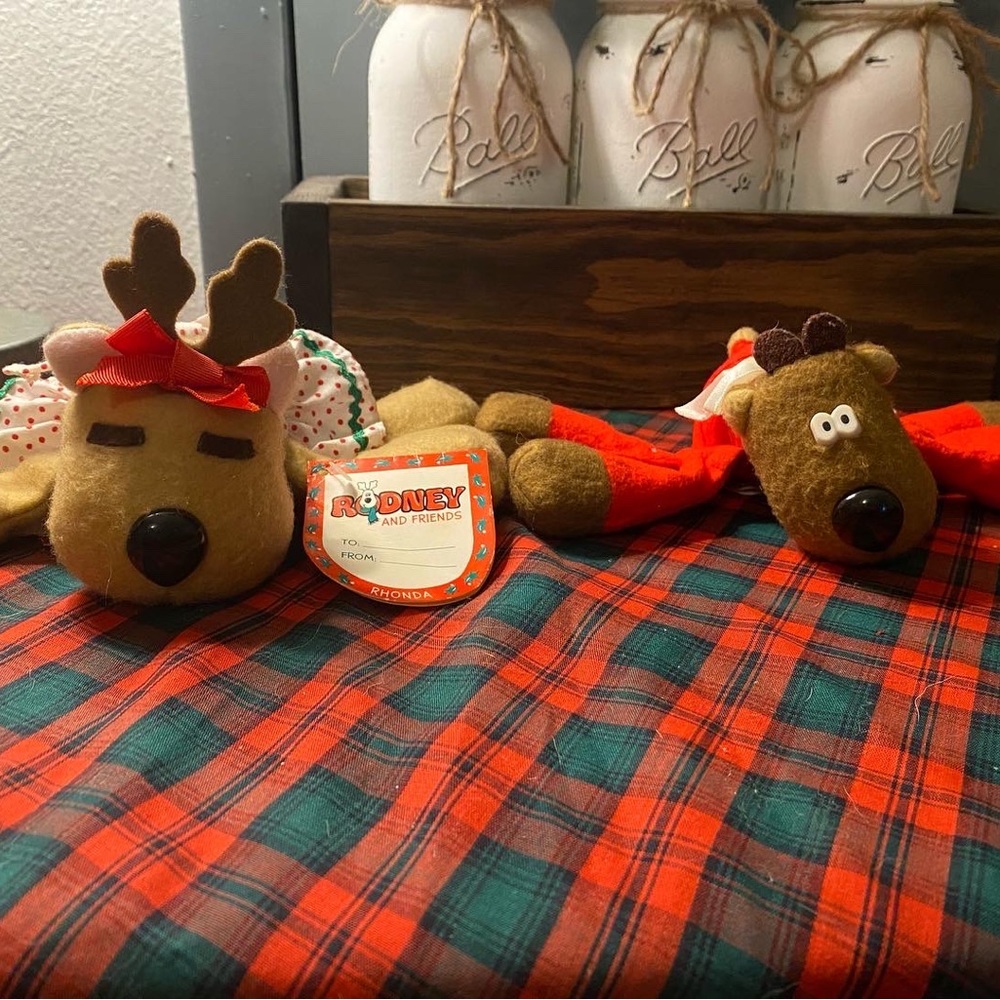 ⭐️5/$20 Vintage hallmark Rodney and Ronda reindeer